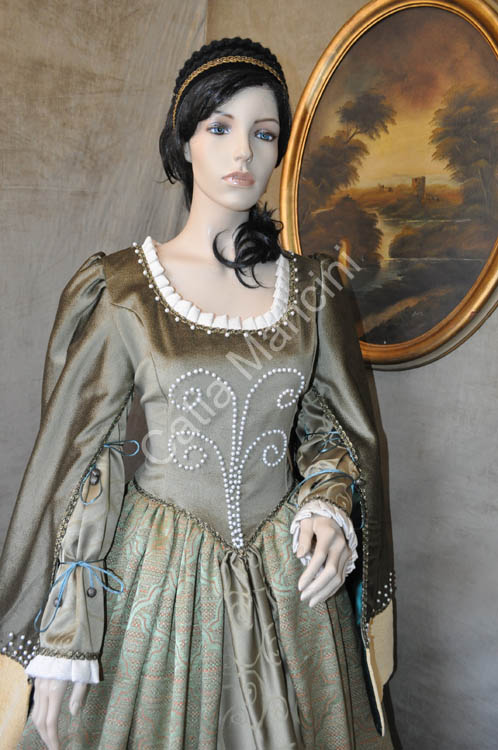 Abito-Donna-Medioevo (7)