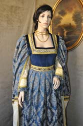 Abbigliamento Donna del Medioevo (3)