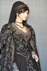 Abbigliamento-Donna-Medioevo (10)
