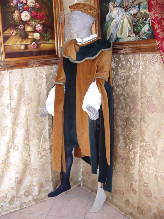 Costume