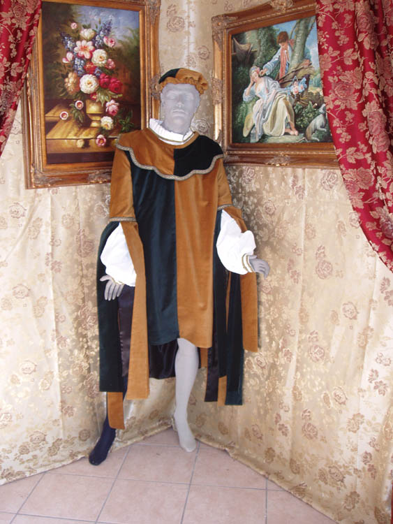 Costume
