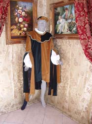 Costume