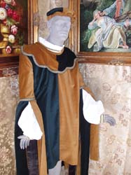 Costume