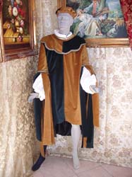 Costume