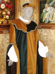 Costume