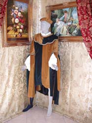 Costume