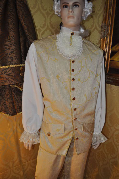 Costume