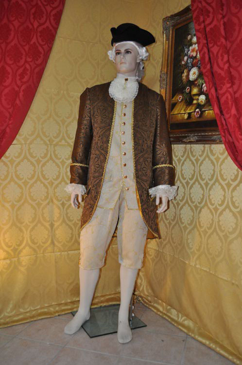 Costume