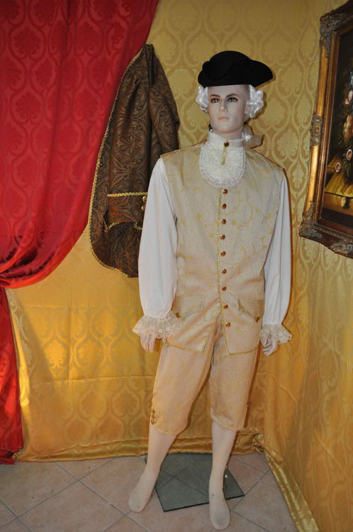Costume