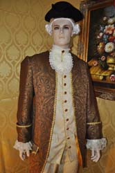 Costume