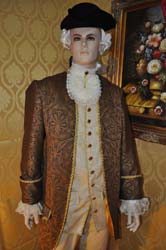 Costume
