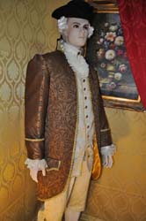 Costume