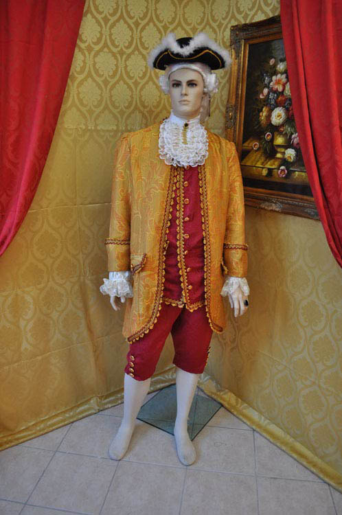 Costume