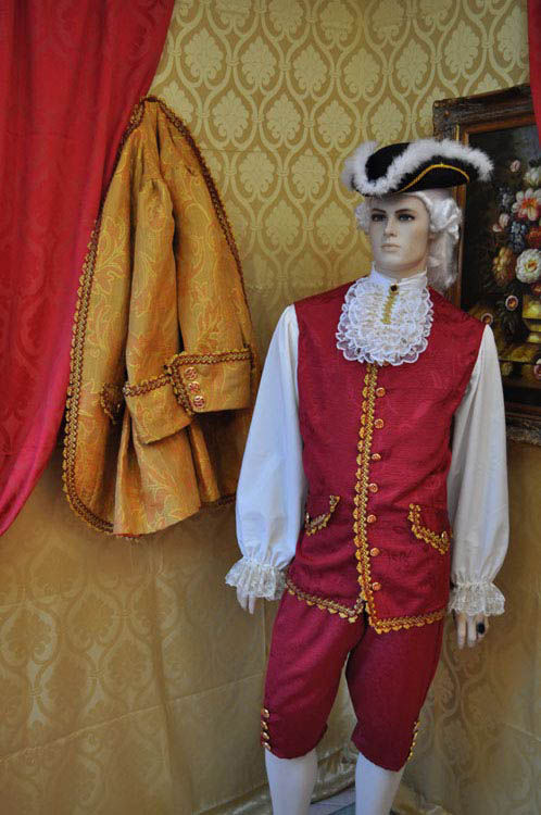 Costume