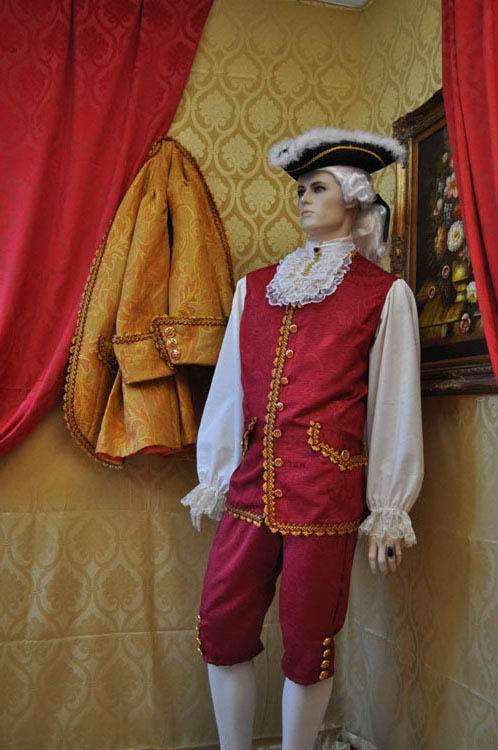 Costume