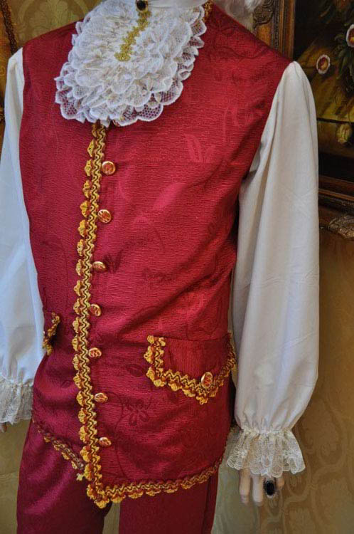 Costume
