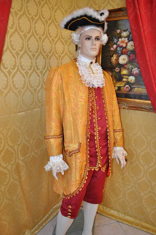 Costume