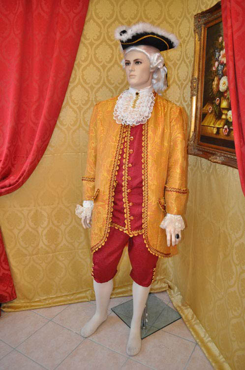 Costume