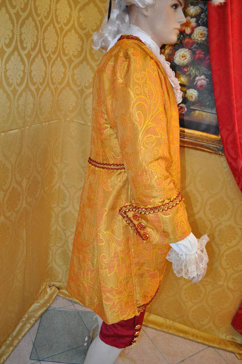 Costume