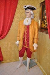 Costume