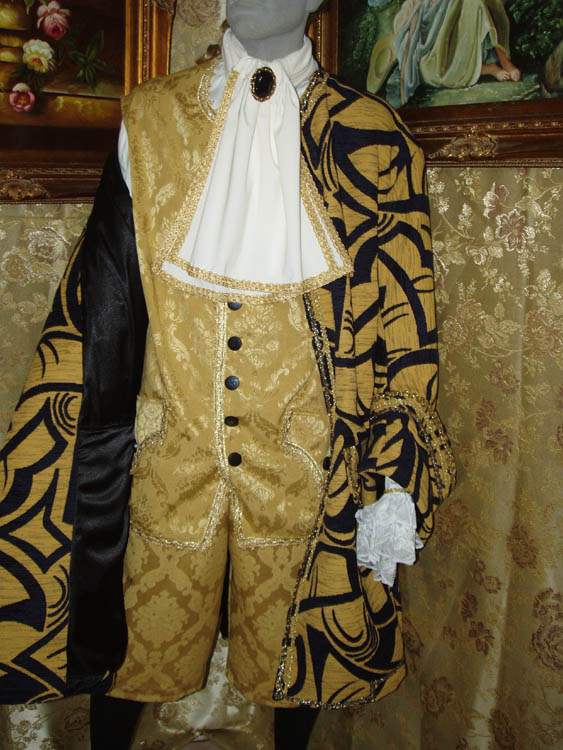Costume
