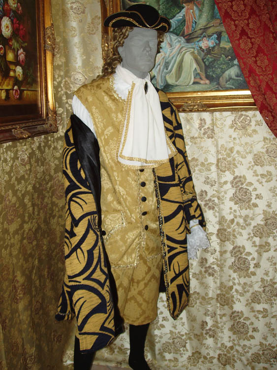 Costume