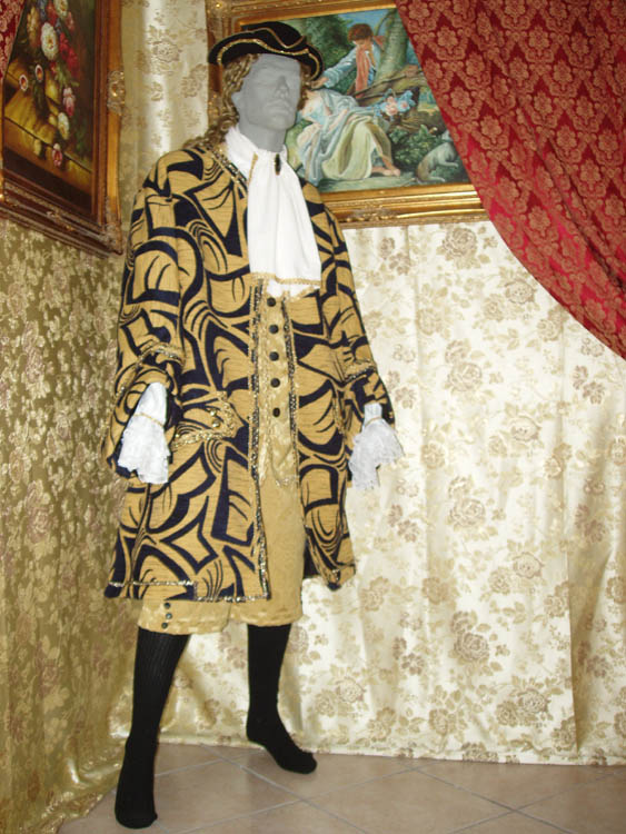 Costume