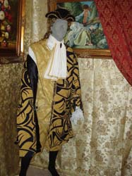 Costume