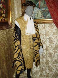 Costume