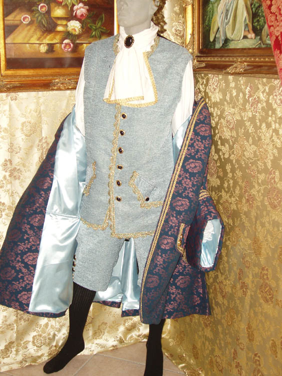 Costume