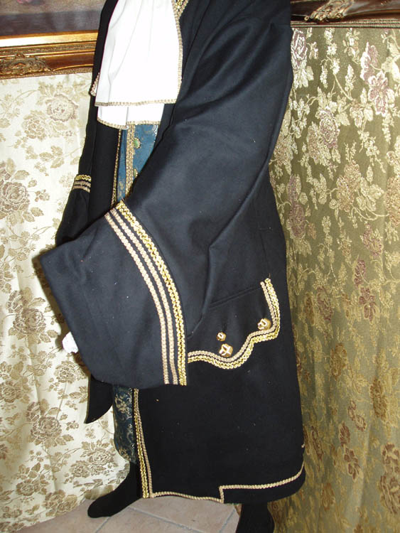 Costume