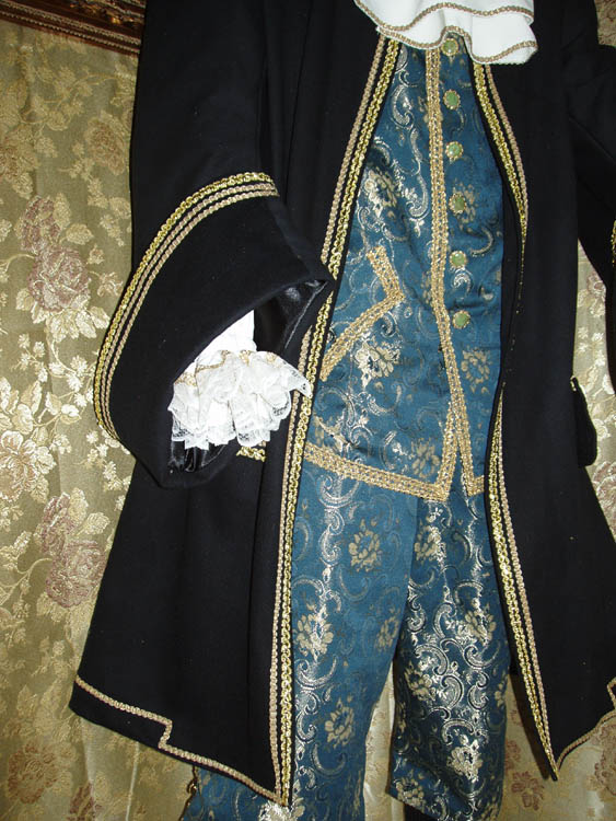 Costume