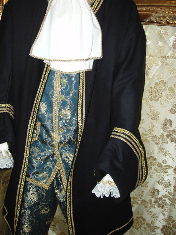 Costume