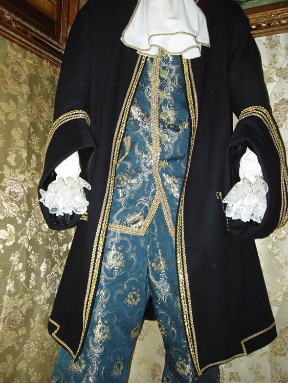 Costume