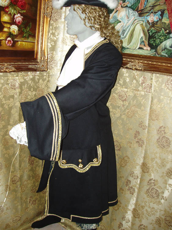 Costume