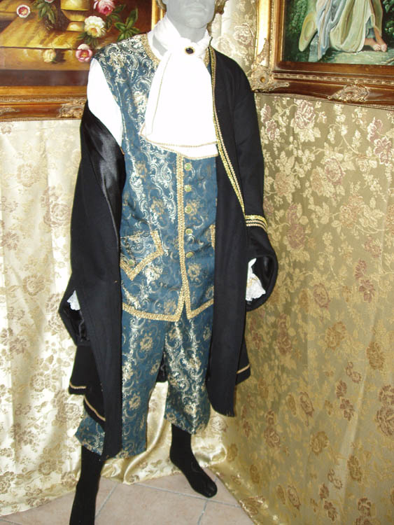 Costume