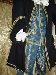 Costume