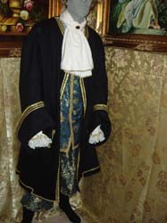 Costume