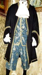 Costume