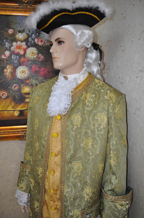 Costume