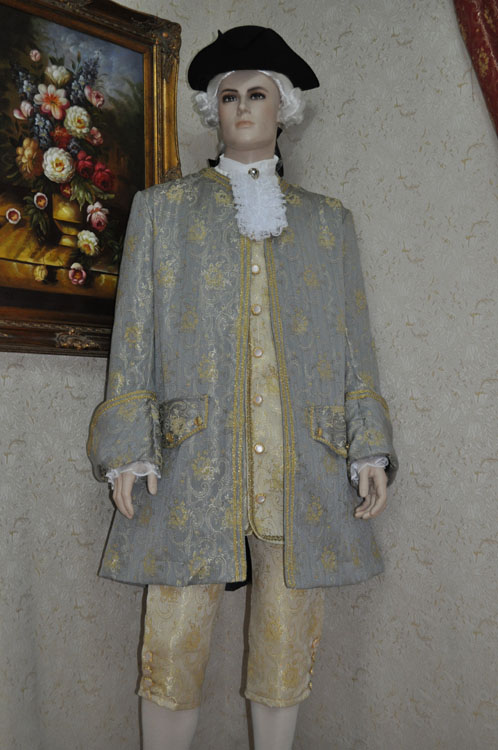 Costume