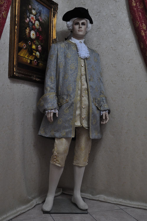 Costume