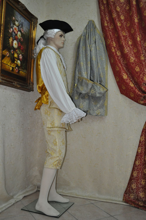 Costume