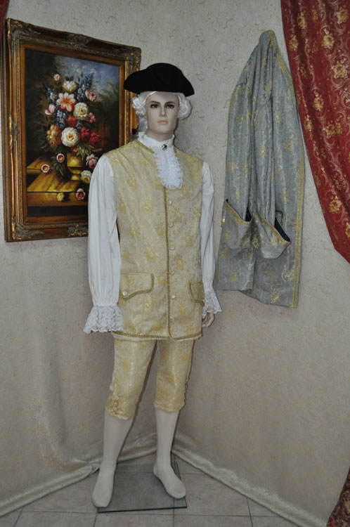 Costume