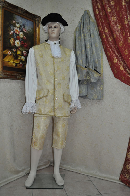 Costume