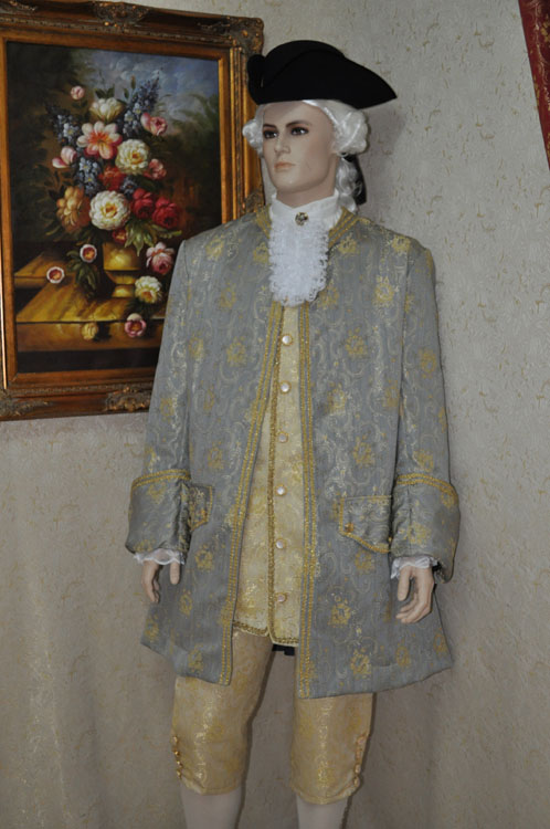Costume