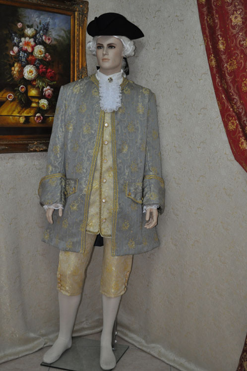Costume