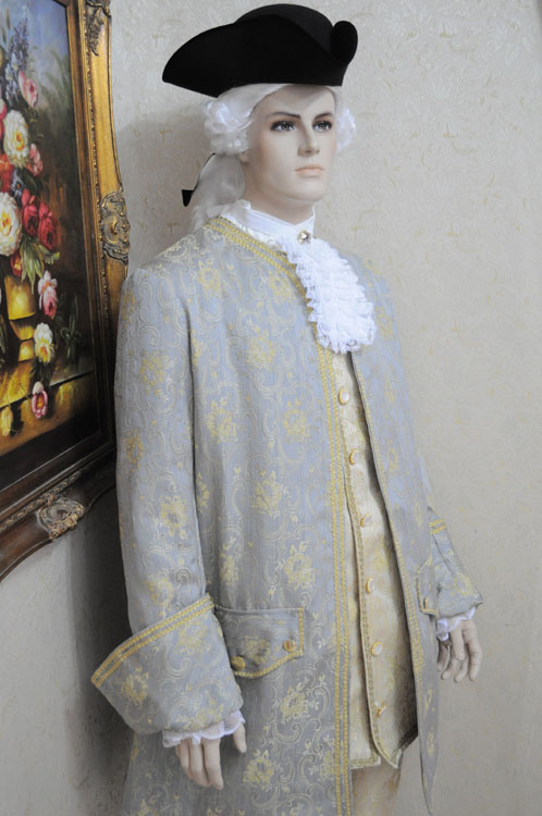 Costume