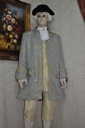 Costume