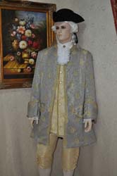 Costume